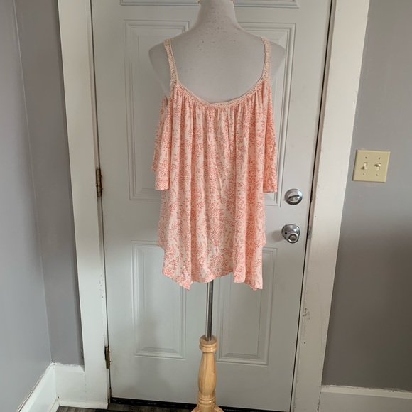 Mudd cold shoulder top - Picture 2 of 7